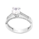 Platinum ring K14 solitaire